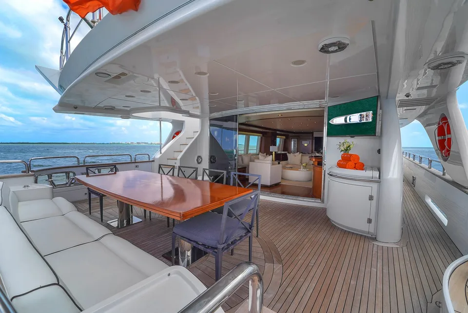 Azimut Grande 105