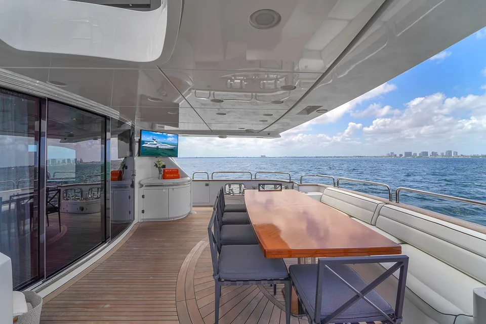 Azimut Grande 105
