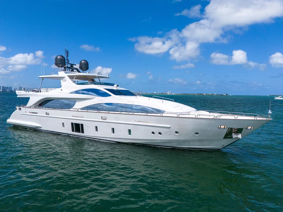 Azimut Grande 105