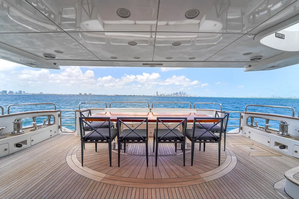 Azimut Grande 105