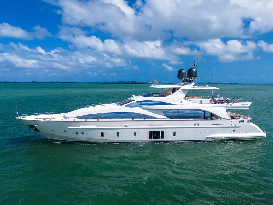 Azimut Grande 105