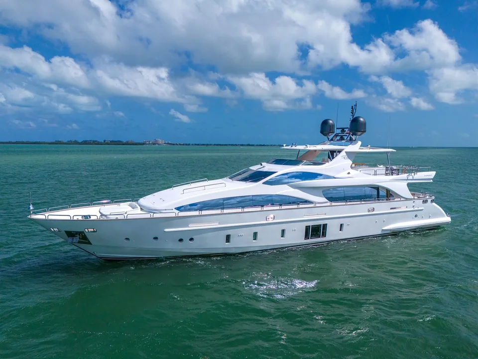 Azimut Grande 105