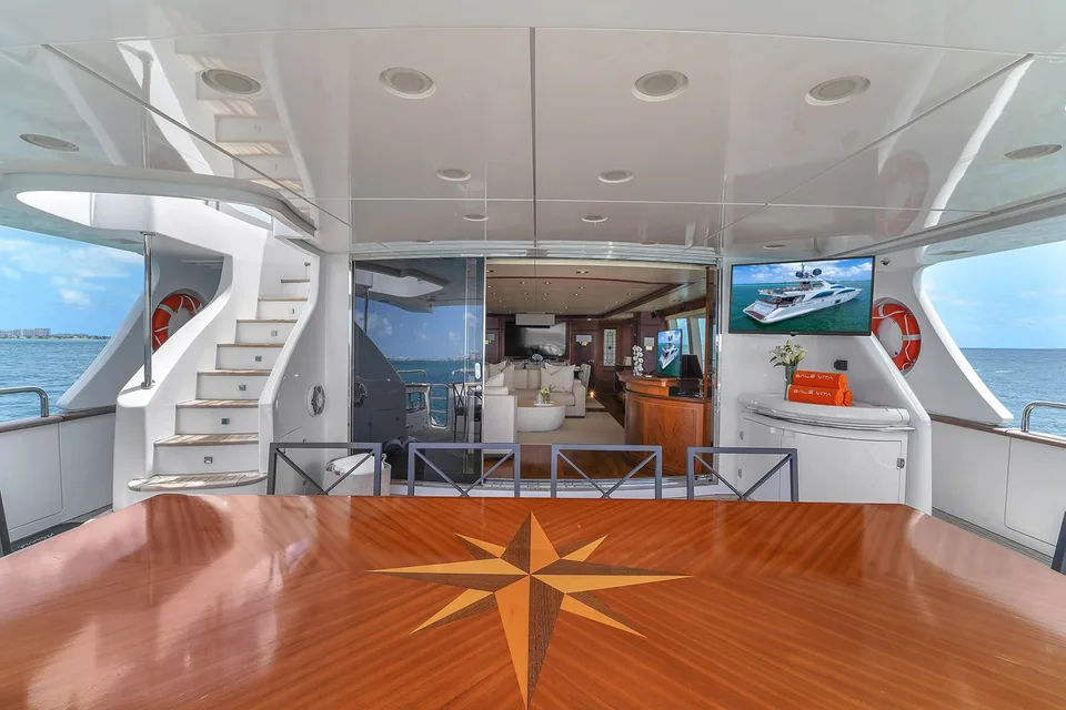 Azimut Grande 105