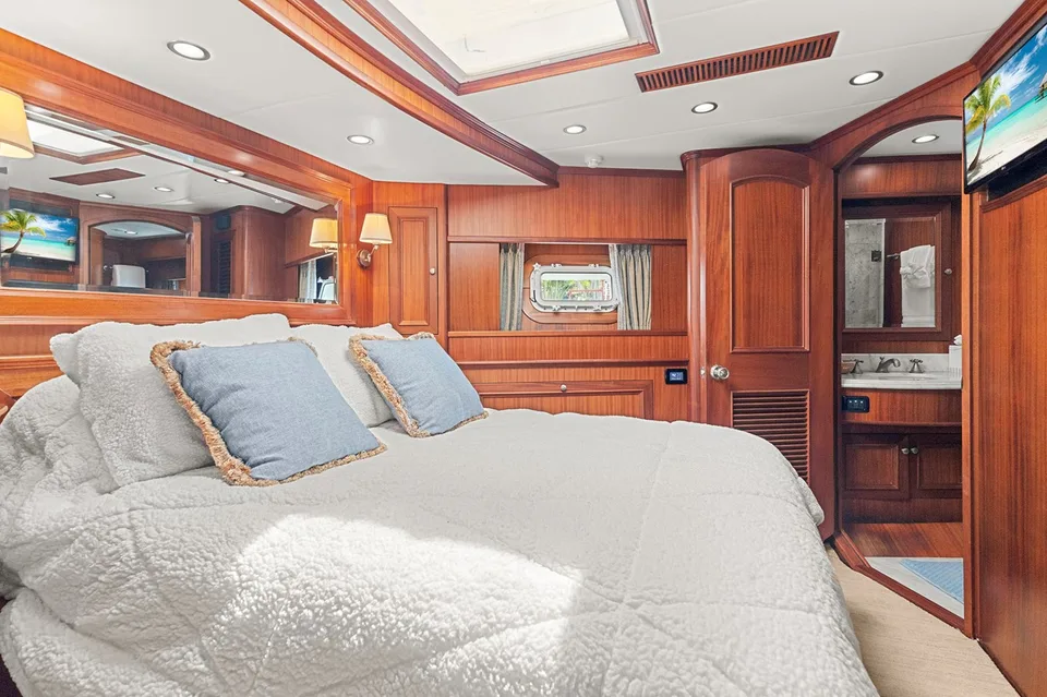 Paragon Motor Cockpit Motor Yacht