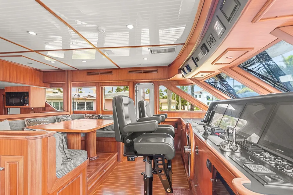 Paragon Motor Cockpit Motor Yacht