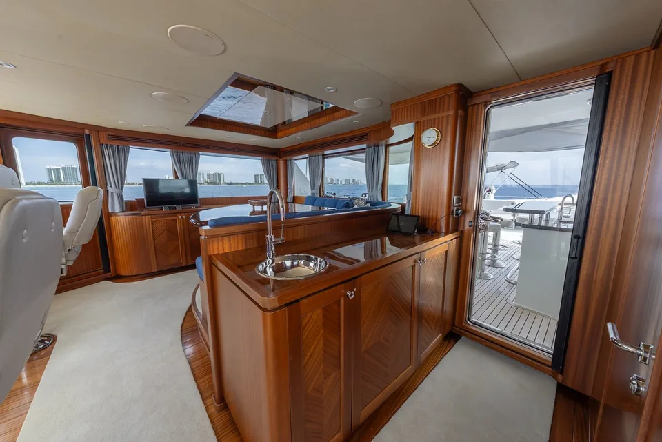 Ocean Alexander 90 Skylounge
