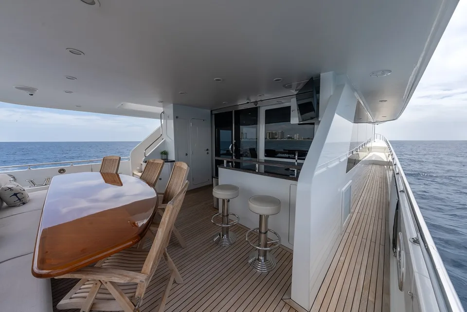 Ocean Alexander 90 Skylounge