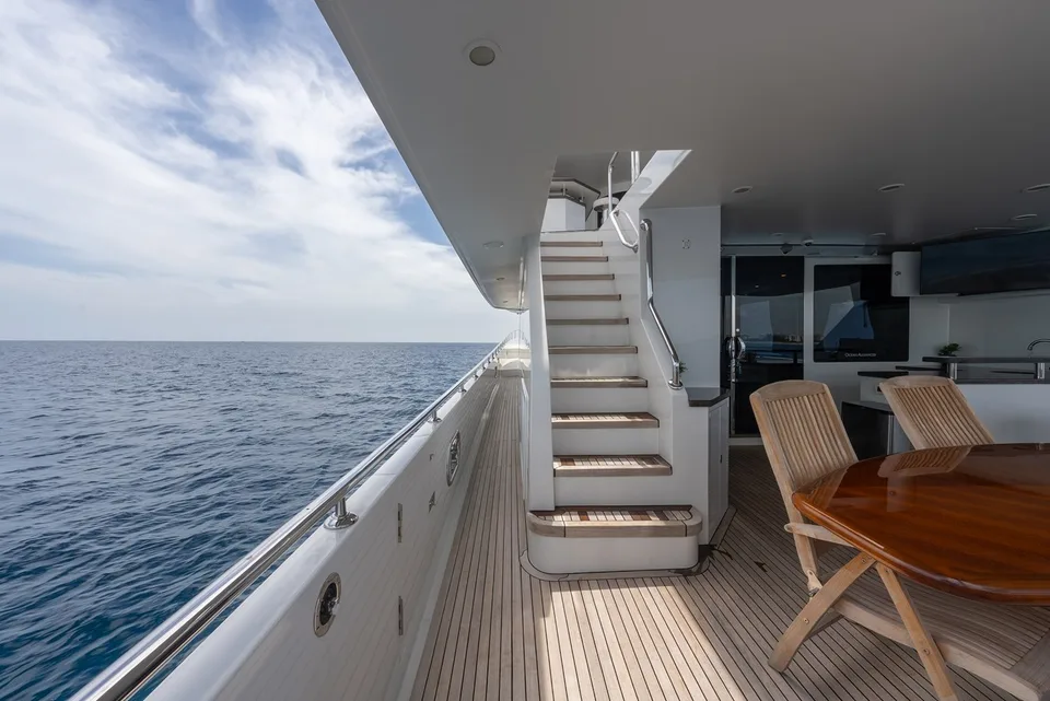 Ocean Alexander 90 Skylounge