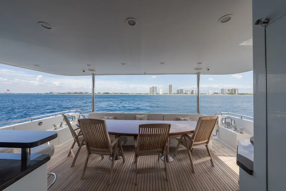 Ocean Alexander 90 Skylounge