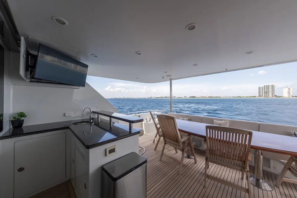 Ocean Alexander 90 Skylounge