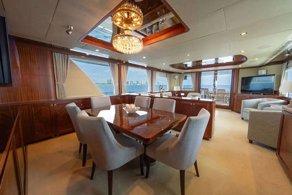 Ocean Alexander 90 Skylounge