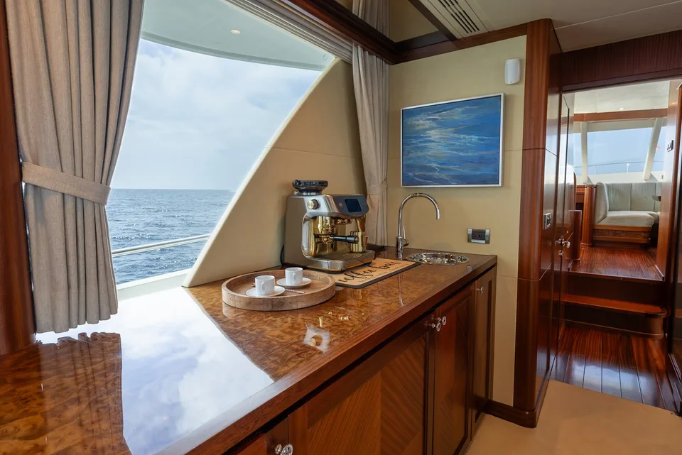 Ocean Alexander 90 Skylounge