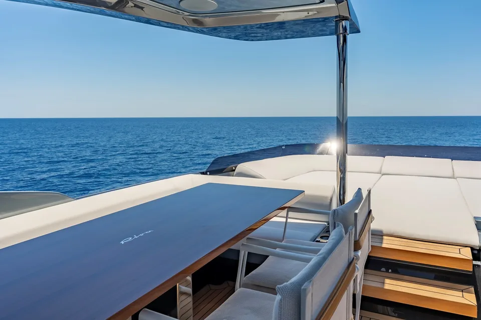 Riva Diva 82'