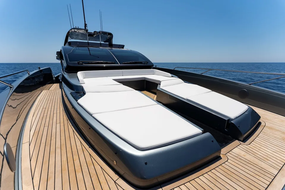 Riva Diva 82'