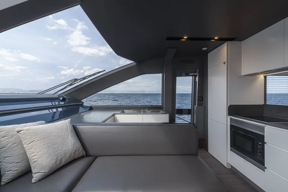 Astondoa AS8 Flybridge