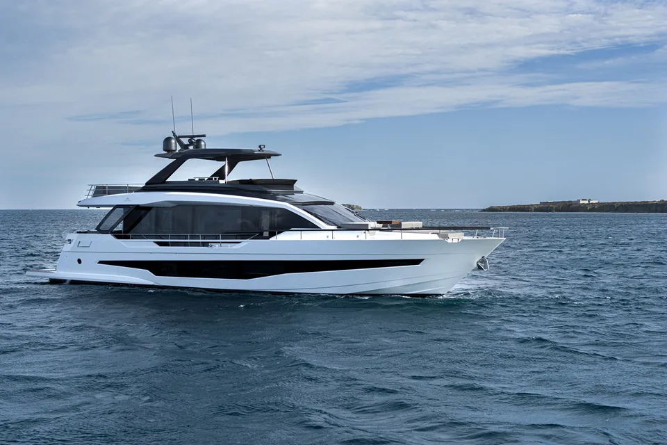 Astondoa AS8 Flybridge