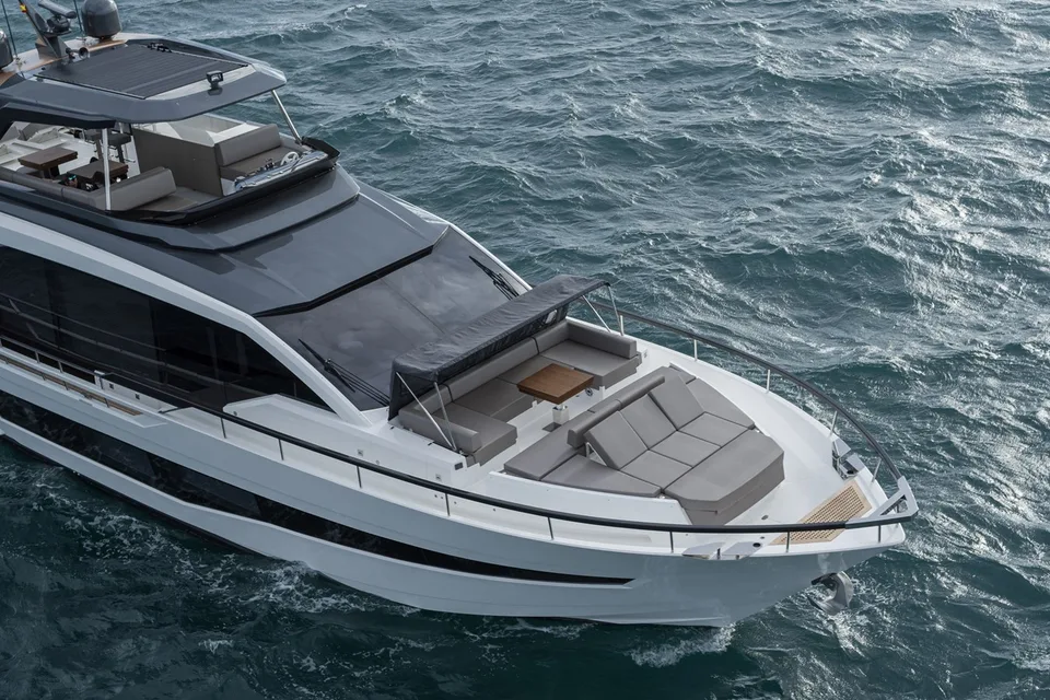 Astondoa AS8 Flybridge