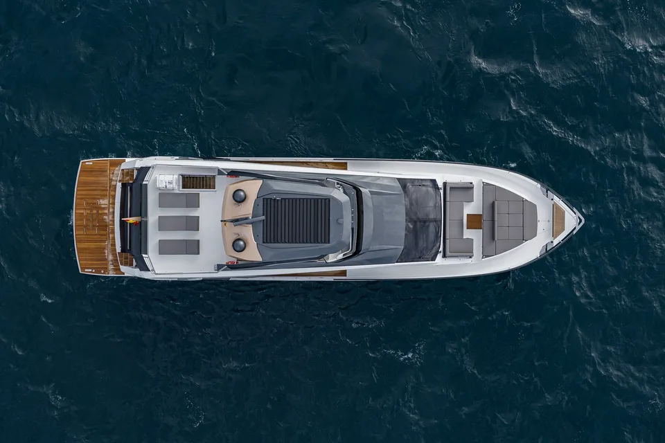 Astondoa AS8 Flybridge