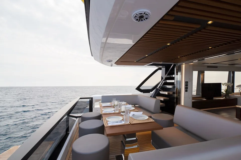 Astondoa AS8 Flybridge