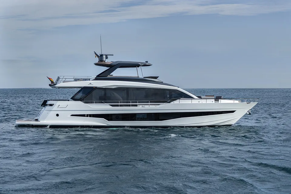 Astondoa AS8 Flybridge