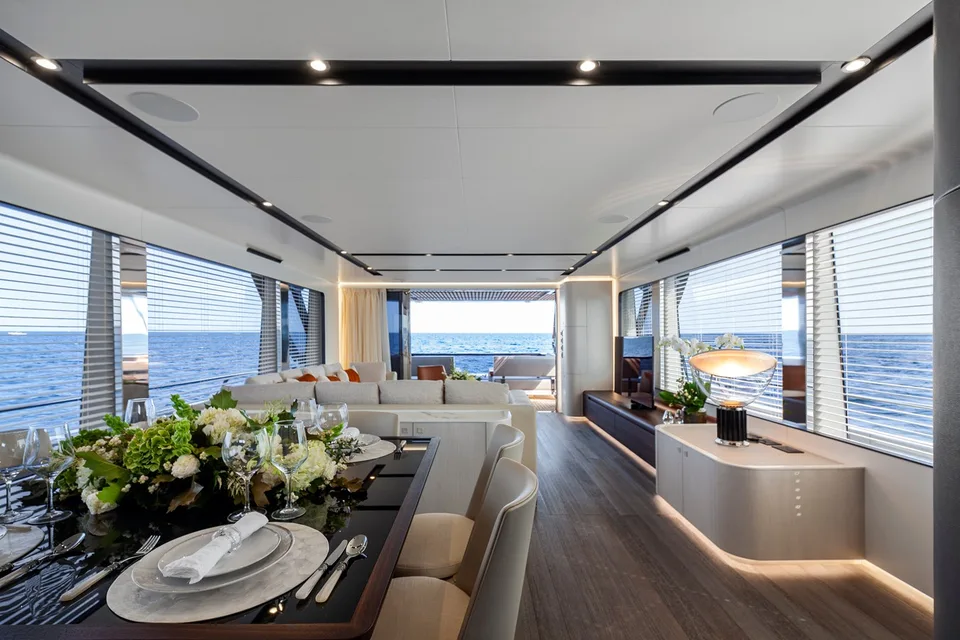 Astondoa AS8 Flybridge