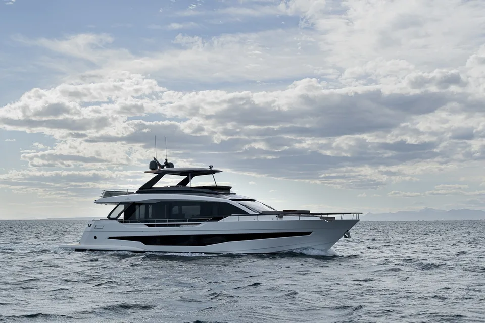 Astondoa AS8 Flybridge