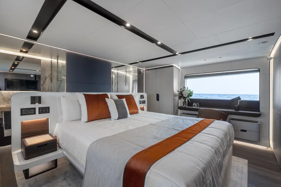 Astondoa AS8 Flybridge