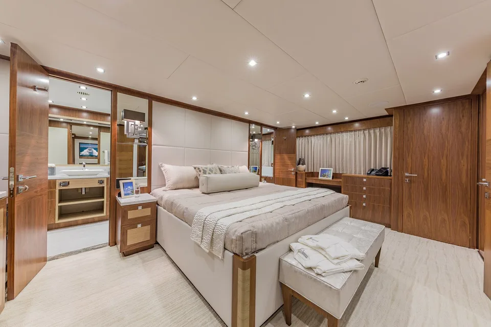 Hargrave Raised Pilothouse