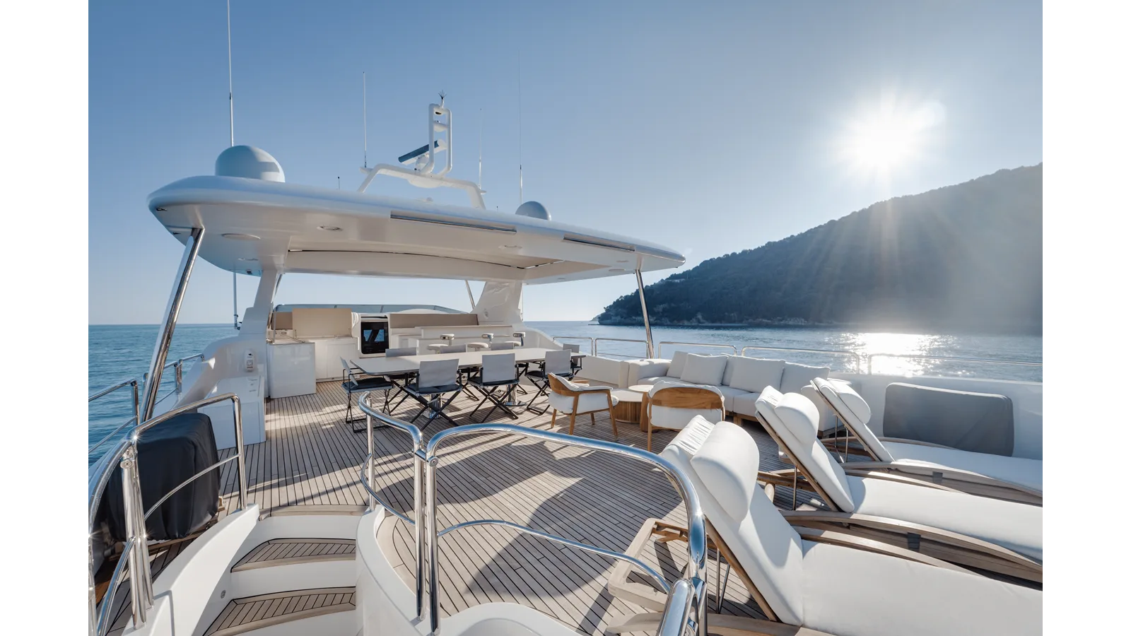 Azimut 116