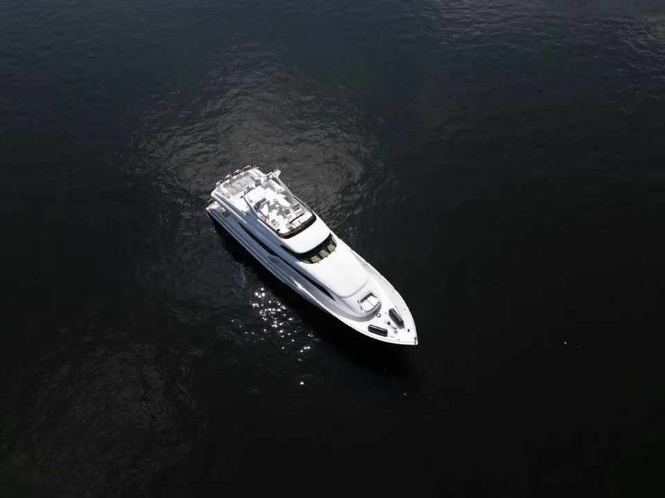 Lazzara 94ft