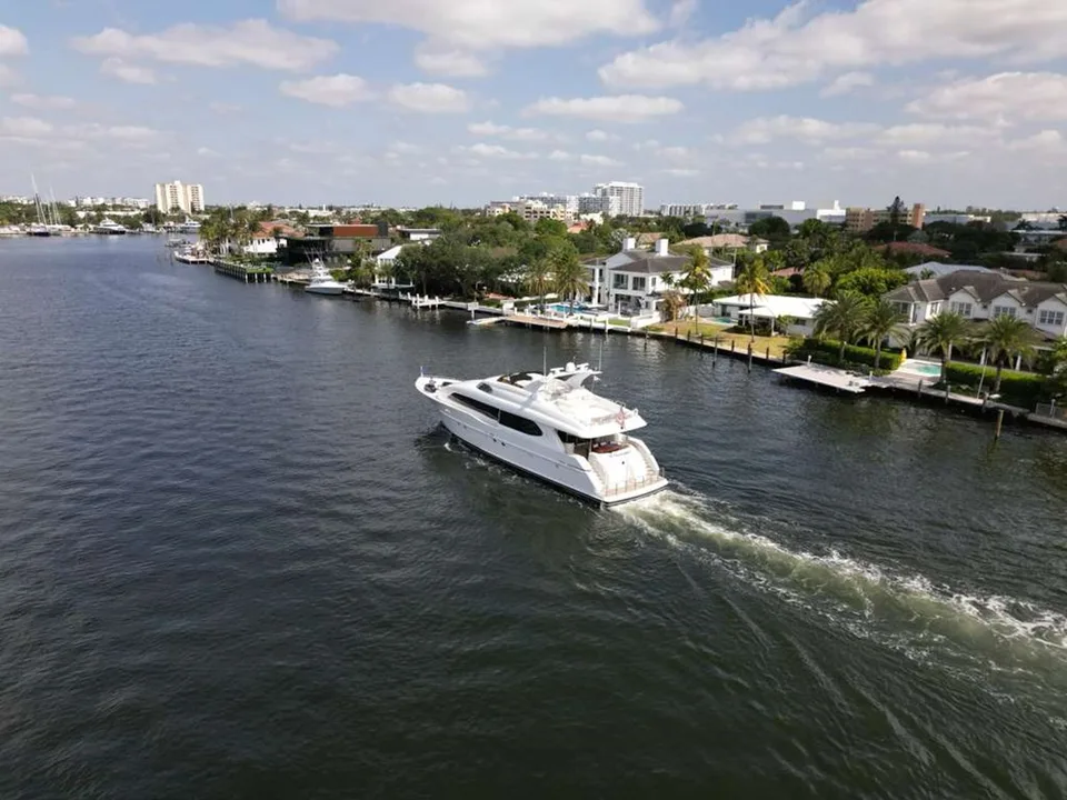Lazzara 94ft