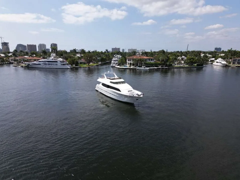 Lazzara 94ft