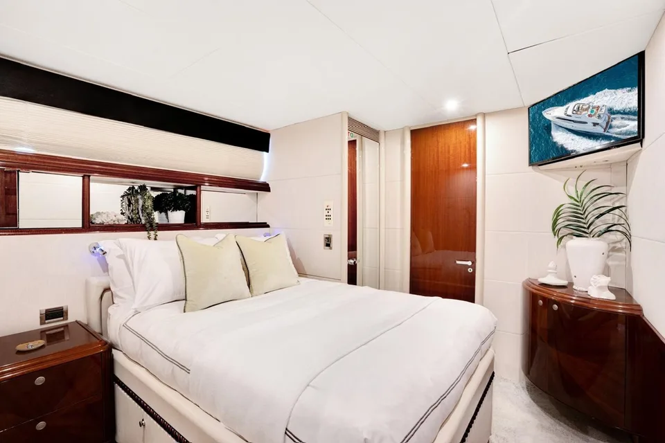 Lazzara 94ft