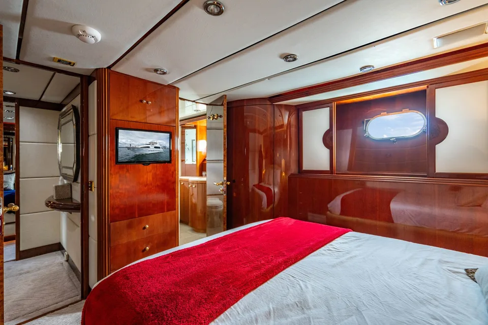Destiny Flybridge Motoryacht