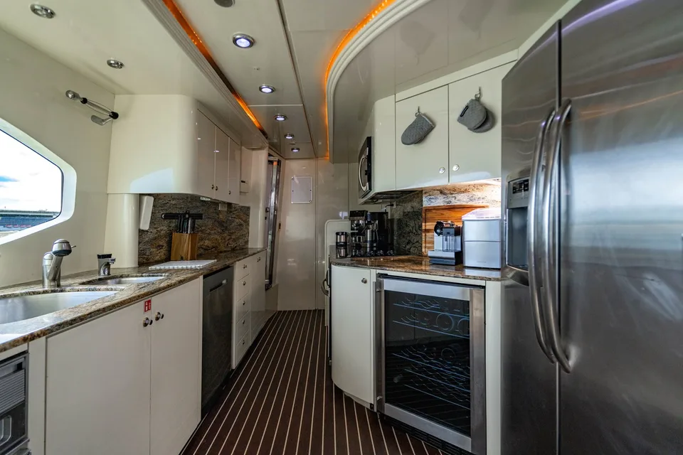 Destiny Flybridge Motoryacht