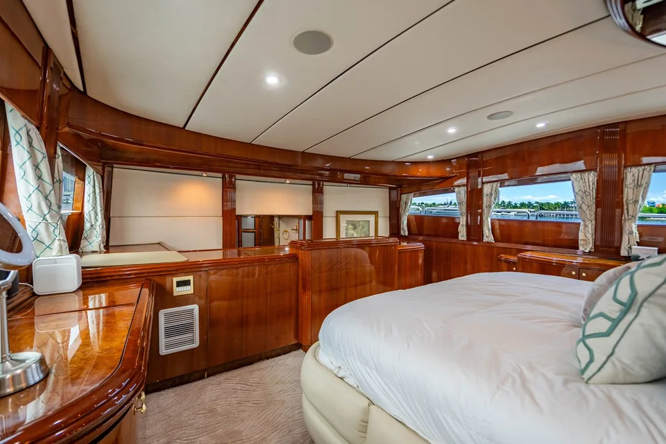 Destiny Flybridge Motoryacht