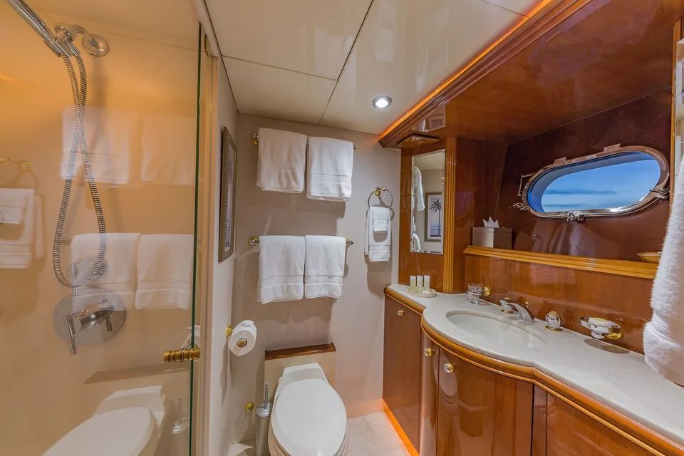 Destiny Flybridge Motoryacht
