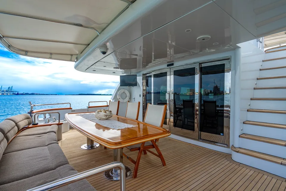 Destiny Flybridge Motoryacht