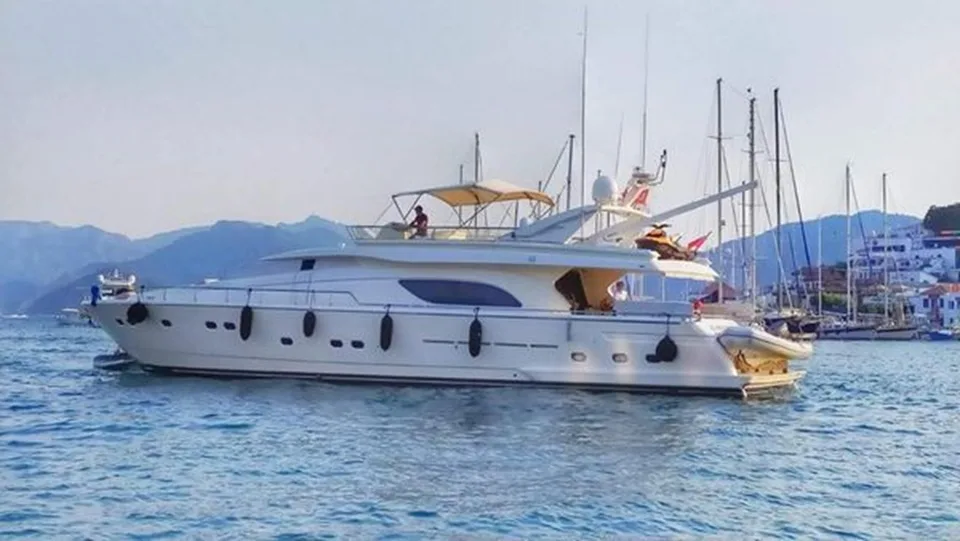 Ferretti Yachts 80
