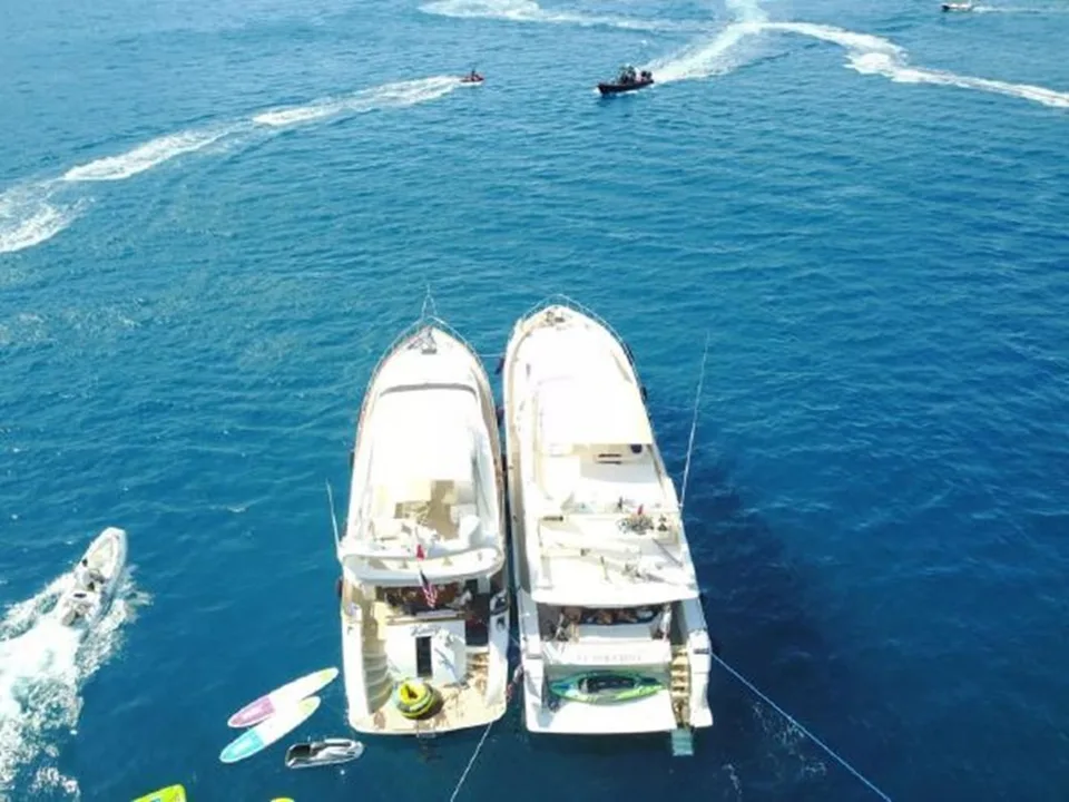 Ferretti Yachts 80
