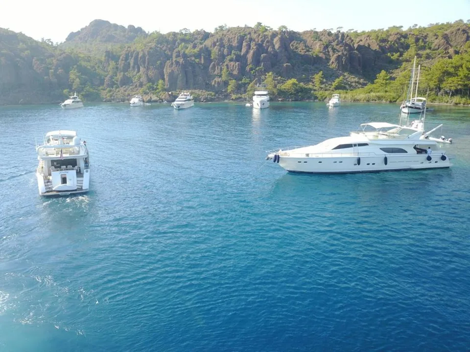Ferretti Yachts 80