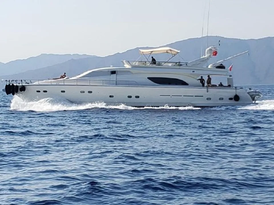 Ferretti Yachts 80