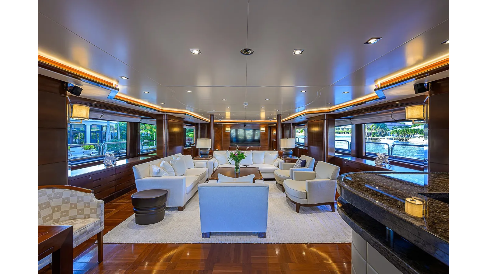Benetti Vision 145