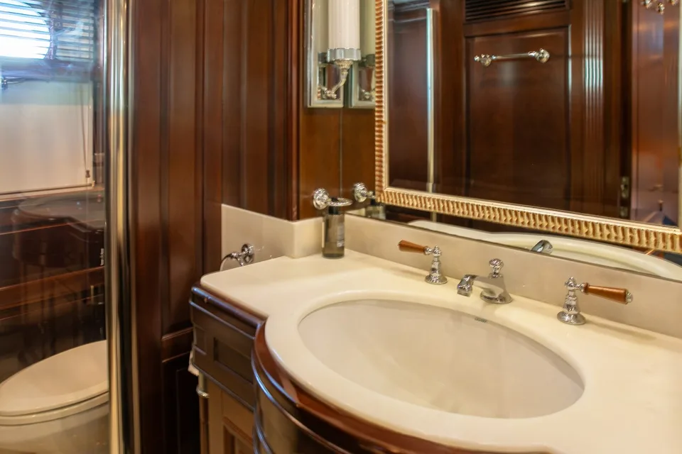 Benetti Tradition 100