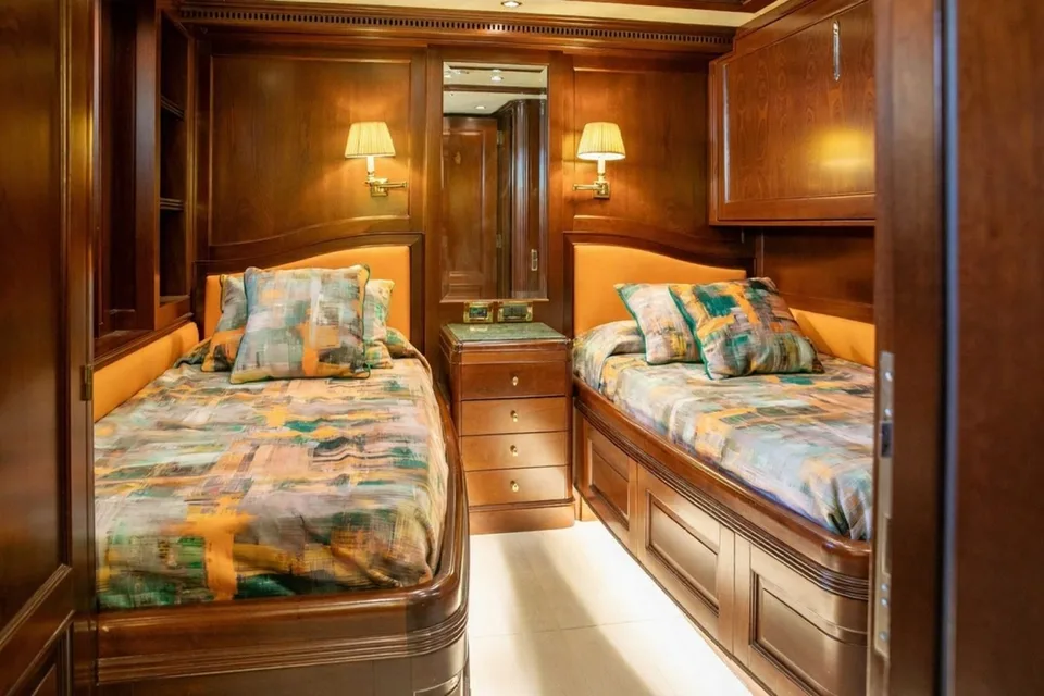 Benetti Tradition 100