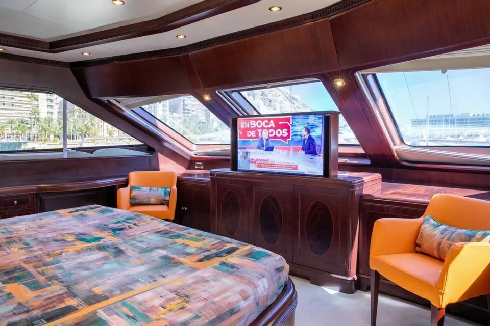 Benetti Tradition 100