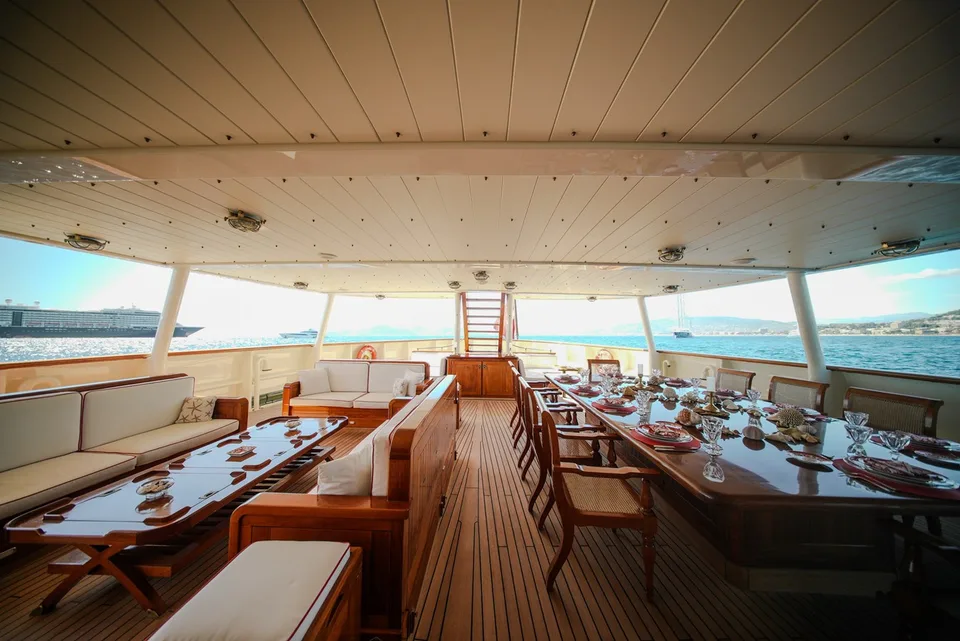 Pendennis 55m