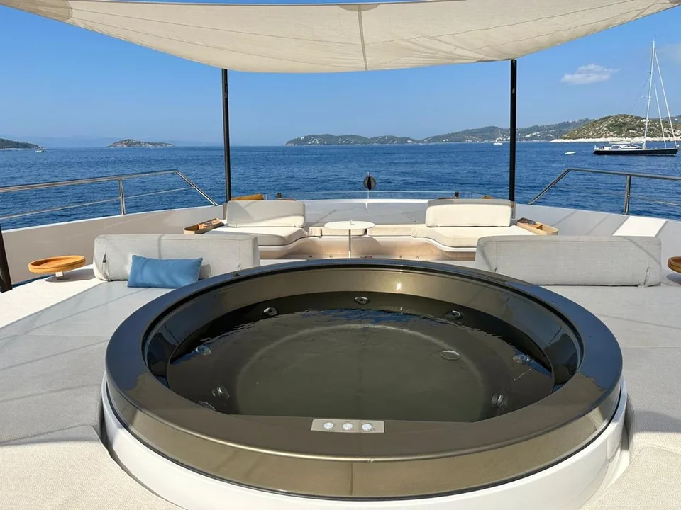 Azimut TRIDECK 38 M