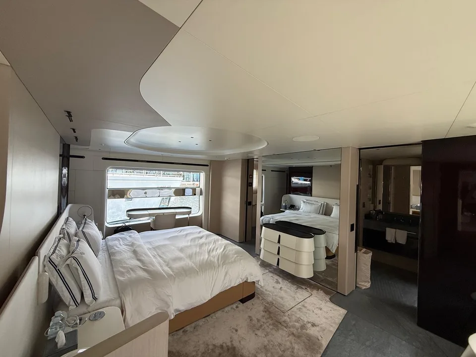 Azimut TRIDECK 38 M