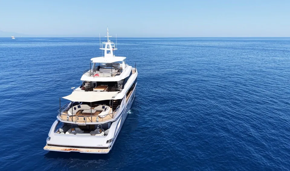 Azimut TRIDECK 38 M